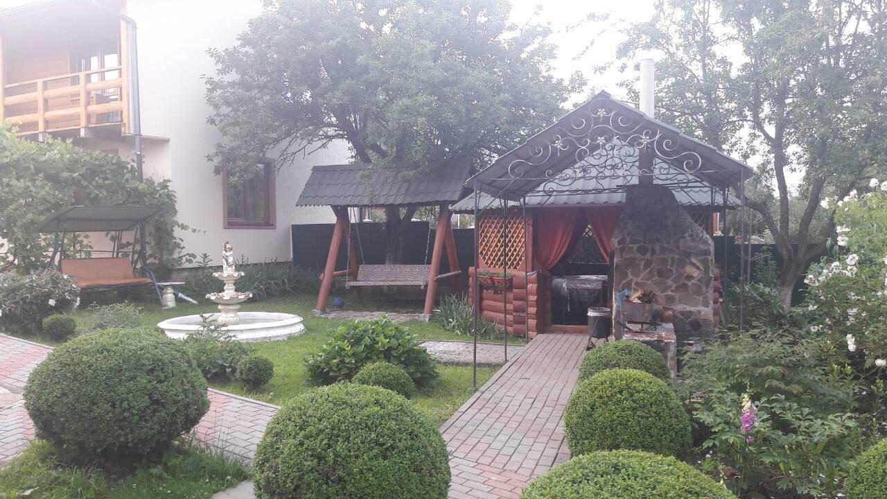 U Romana Jaremtsje Buitenkant foto